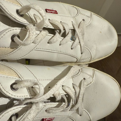 Levi’s men's athletic shoes used, size 44.5, white