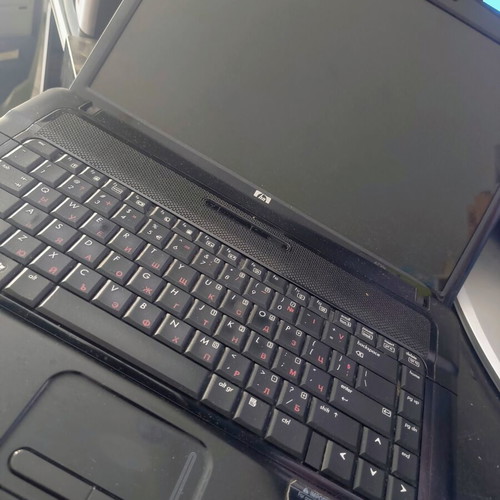 Hp laptop used with broken screen for multimedia and basic tasks