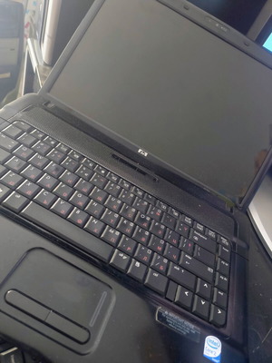 Hp laptop used with broken screen for multimedia and basic tasks