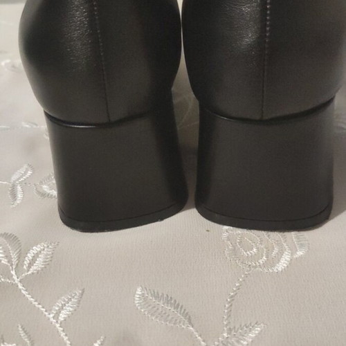 Vera Blunk black pumps like new, size 38 with rhinestone detail