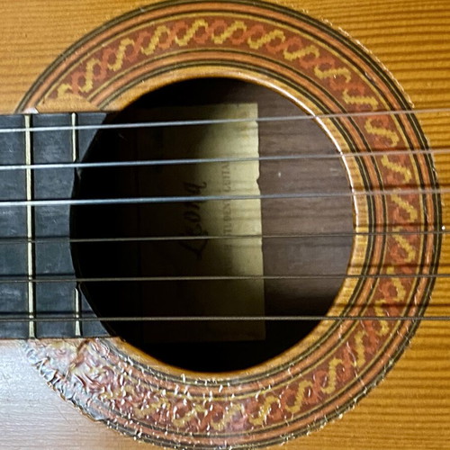 Leona GN 50 classical guitar used, student model