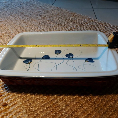 Porcelain dish like new with base