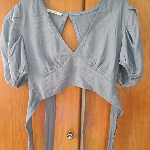 Linen women's blouse like new, blue, back ties