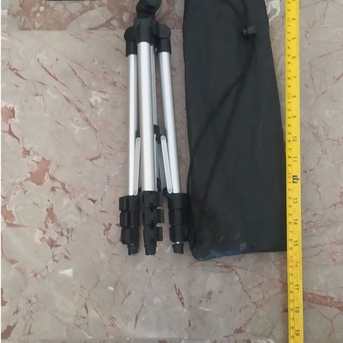 Camera tripod with PULUZ adapter and carrying case like new