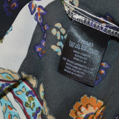 Sleeveless Top – Boho Paisley Print with Front Tie