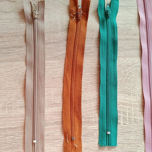 Zippers new, pack of 9 various colors and lengths