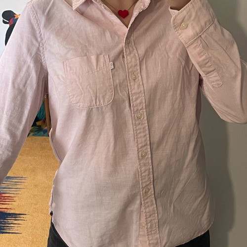 Levi’s pink shirt size M like new