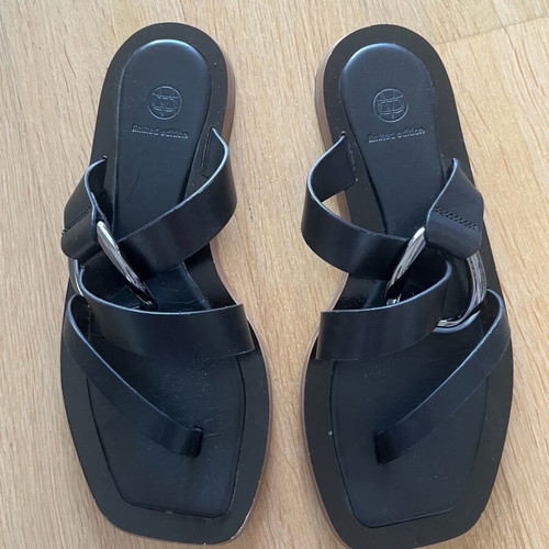Δερμάτινα σανδάλια Massimo Dutti σαν καινούργια, μαύρα με ασημί αγκράφα, νούμερο 36
