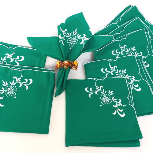 Vintage food napkin set like new, 8 pieces, cypress with white embroidery