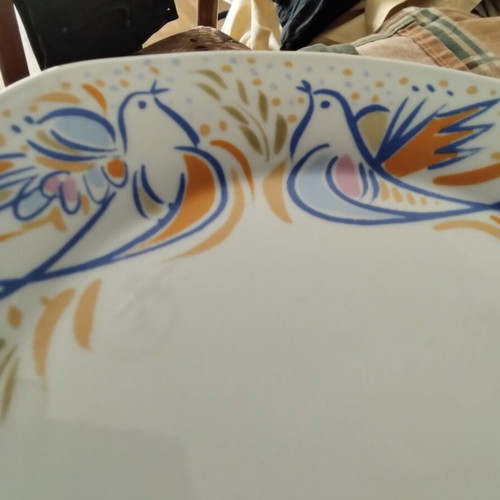 Stathopoulos collectible plates set of 4, like new, large