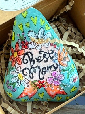Σετ δώρου Best Mom χειροποίητη ζωγραφισμένη πέτρα και μαγνήτης ψυγείου