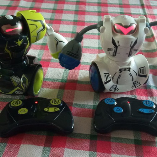 Silverlit Robot Boxing used, pack of two robots without box