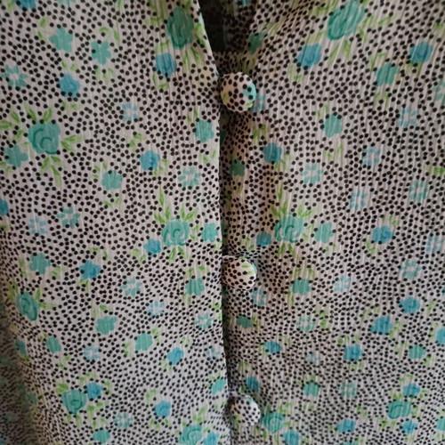 Vintage floral short-sleeve shirt like new, textured crepe fabric