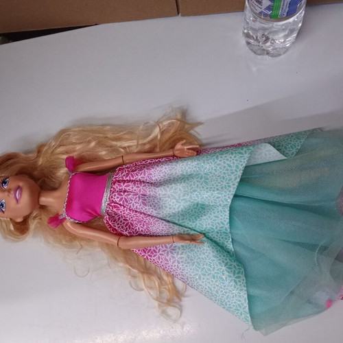 Barbie Dreamtopia Endless Hair Kingdom doll, 43 cm