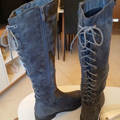 Suede boots with laces gray size 36 like new