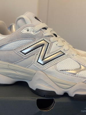 New Balance 9060 athletic shoes new, size 40.5, white silver