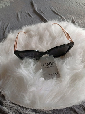 Sunglasses black with gold details new