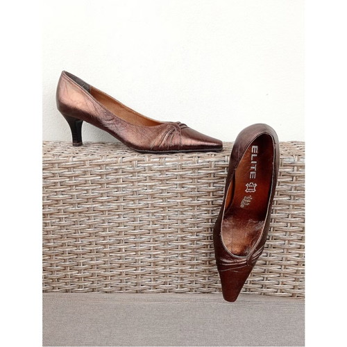Elite brown vintage retro style pumps size 39 like new