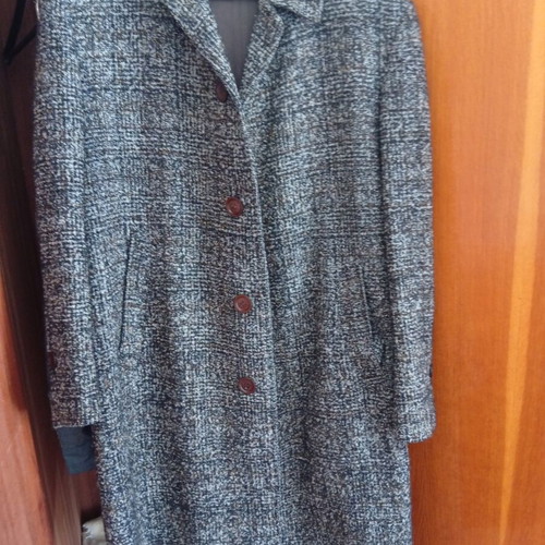 Men's vintage wool coat made in Italy, size 48, like new