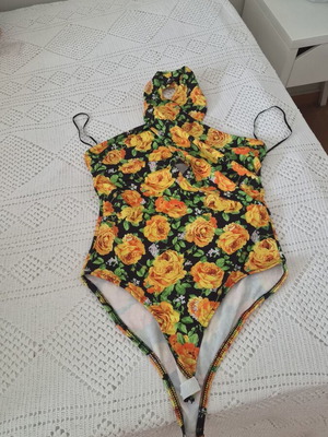 Zara bodysuit like new with yellow flowers on black background