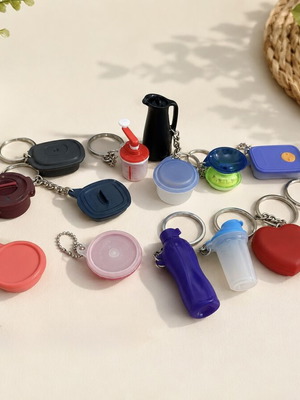 Tupperware keychain new, colorful