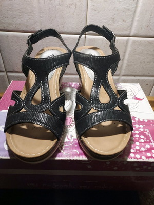 Toscania black anatomical sandals like new, size 36