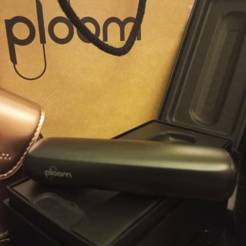 Ploom device like new with unique carrying pouch