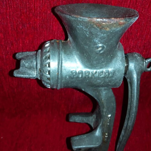 Vintage meat grinder used, collectible and rare, functional 1930-1945