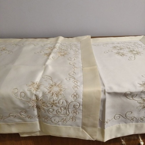 Table linen set of 7 pieces new