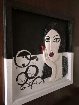 Артистично произведение с глина и акрил, размери 28×28×2 см