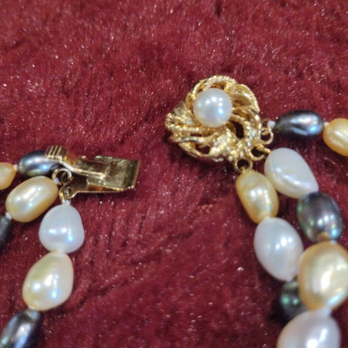 Natural pearl set like new with necklace, bracelet and earrings