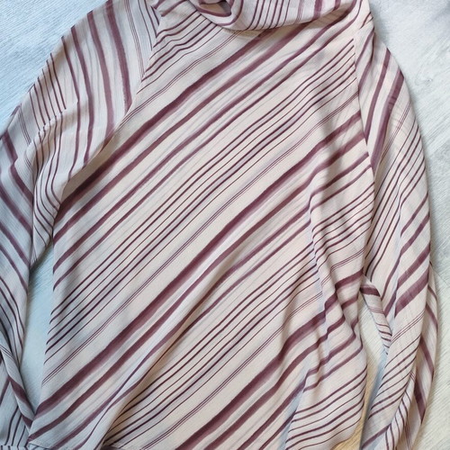Zara blouse like new, lightweight striped, size M