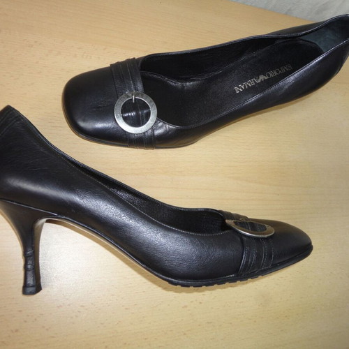 Emporio Armani women's high heel shoes size 40 like new, black leather