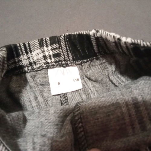 Zara black and white shorts-skirt for 6 years like new