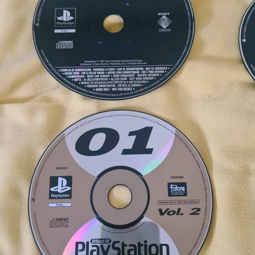 Playstation1 4 EURO Demos και 1 Playstation Magazine Demo μεταχειρισμένο με χάρτινη θήκη