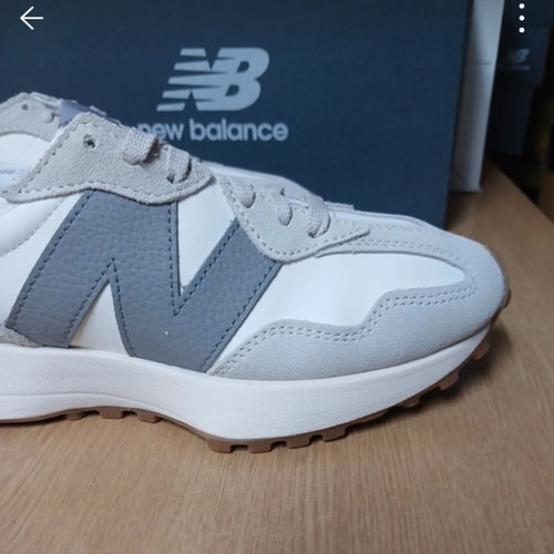 New Balance shoes with perfect design, unworn