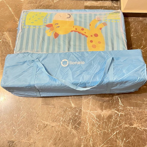 Lionelli Playpen like new with extra Hauck mattress
