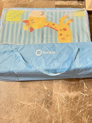 Lionelli Playpen like new with extra Hauck mattress