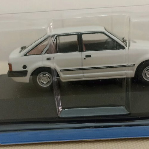 Unforgettable Cars Ford Escort GL 1982 1:43 model new with magazine