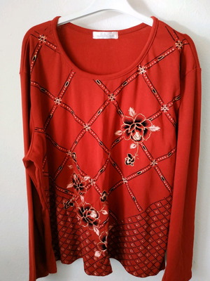 Women's red blouse used, size XL
