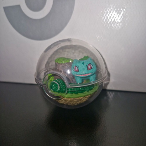 Pokemon Bulbasaur Terrarium figure with Pokeball base new