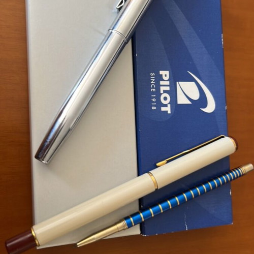 Pilot Since 1918 pens in excellent condition, set