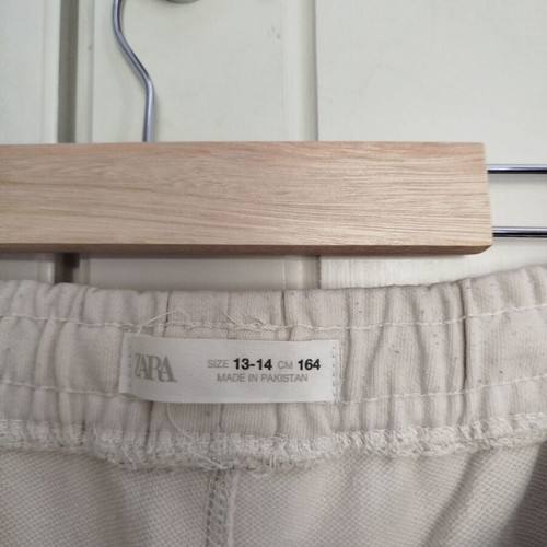 Zara boy's ecru bermuda shorts used, size 13-14