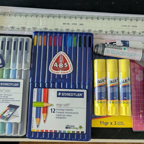 Painting and technical supplies set for kids like new