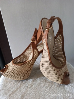 Leather sandals new, beige with embossed and woven details