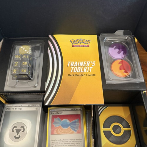 Pokémon Trainer’s Toolkit like new, ideal for beginners and collectors
