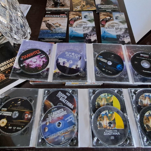 National Geographic and Discovery documentary collections, like new, 15 sets