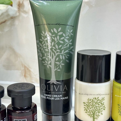 Travel size set with Olivia, Apivita and Phyto Paris products new