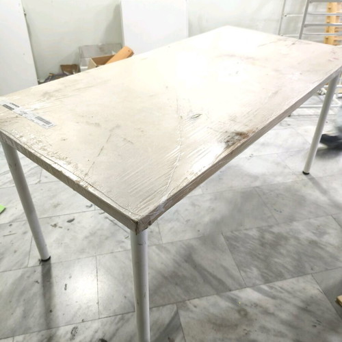 Wooden table with metal legs like new, 150x75 cm