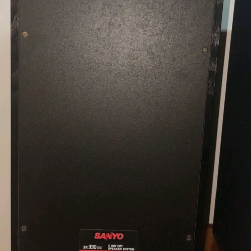 Sanyo stereo system used with original speakers